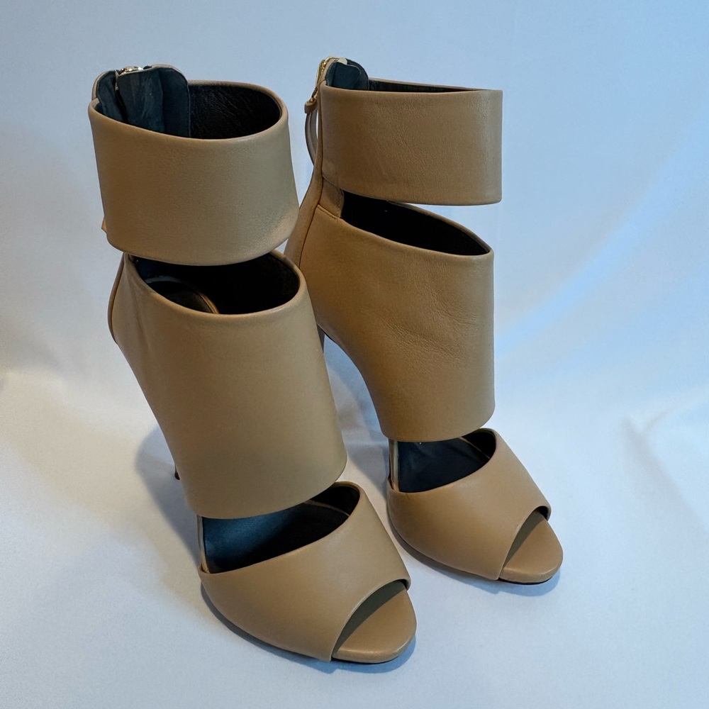 Giuseppe Zanotti High Heel Sandal - Picture 9 of 10